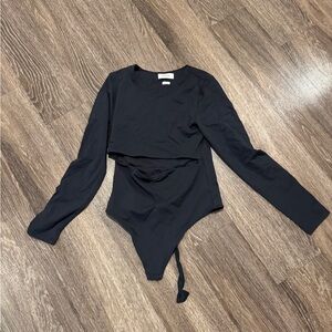 Aritzia long sleeve contour bodysuit